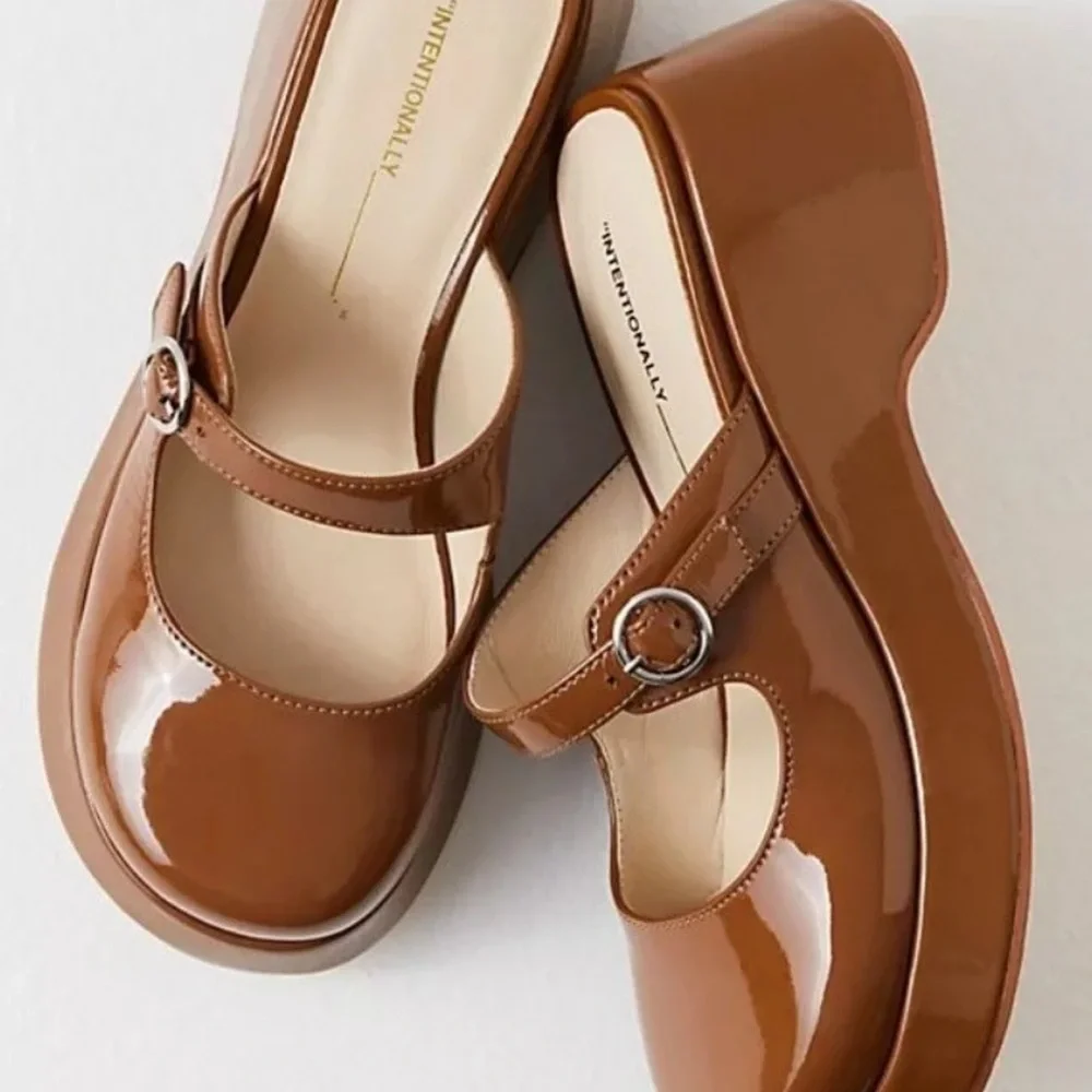 Free People Intentionally Blank Era Platfrom Mary Jane Clog Brown Patent - Picture 3 of 10